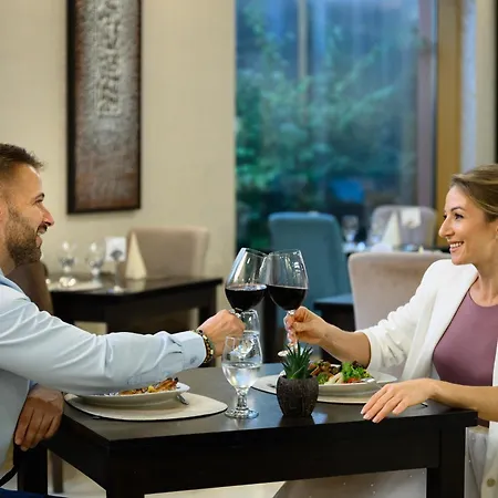 Colosseum Hotel 4*