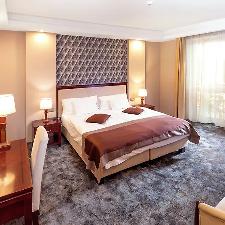 Colosseum Hotel